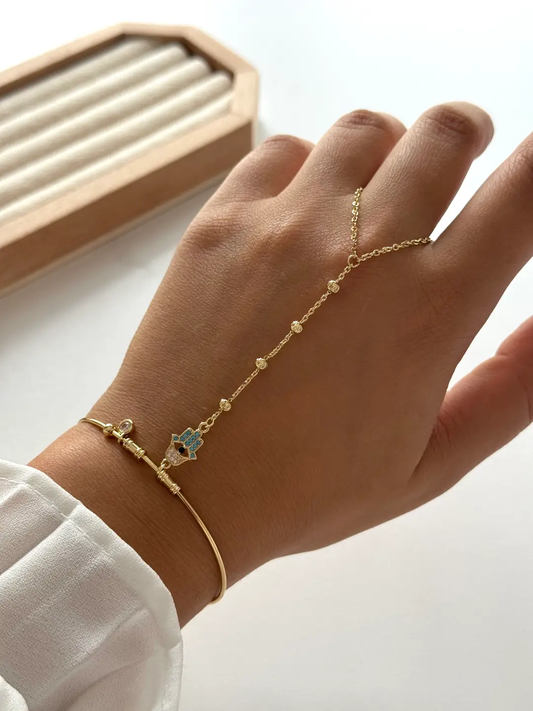 14K Altın Kaplama Kelepçeli Şahmeran