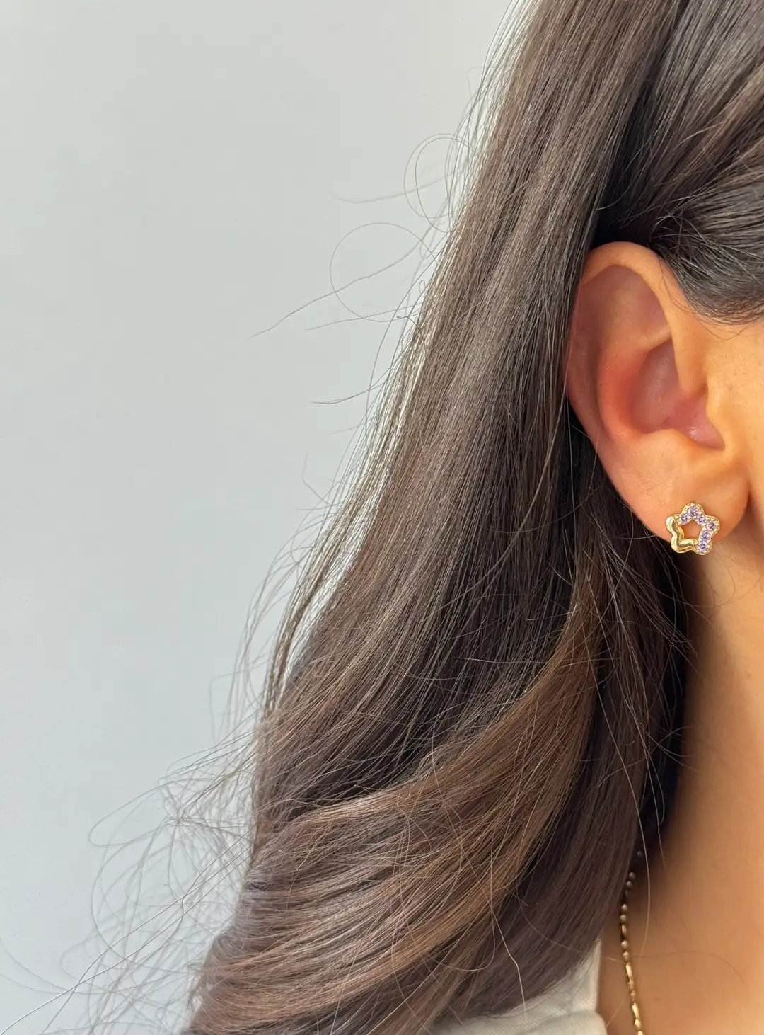 14k xuping seri minimal mor taşlı yıldız küpe 