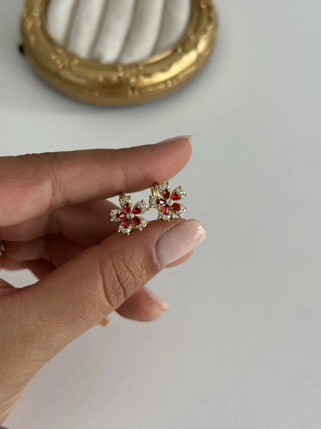14K Xuping Seri Kırmızı Çiçek Küpe