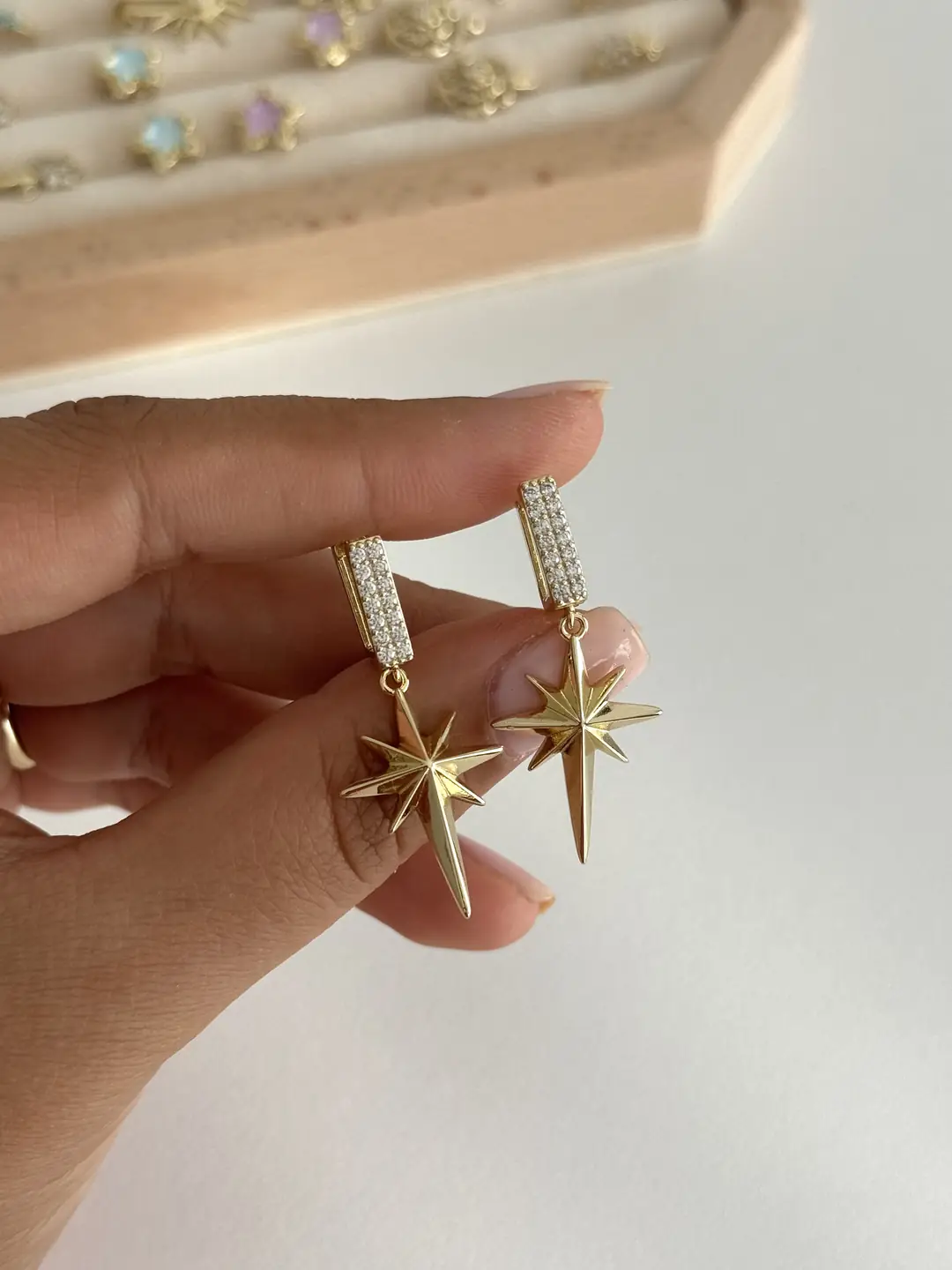 14K Xuping Seri Sallantılı Kuzey Yıldızı Küpe