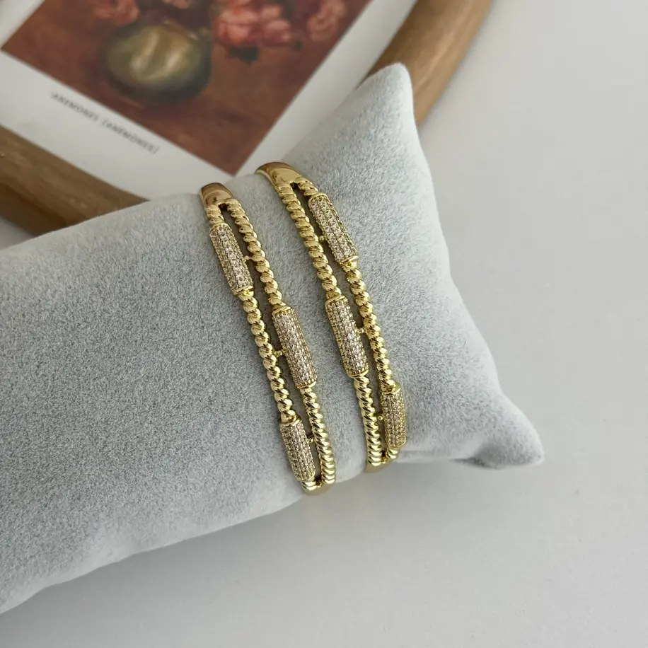 14K Xuping Seri Kelepçe Bileklik 60 Mm