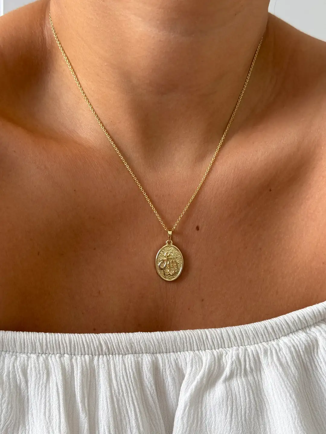 14K Xuping Seri Allah Yazılı Plaka Kolye