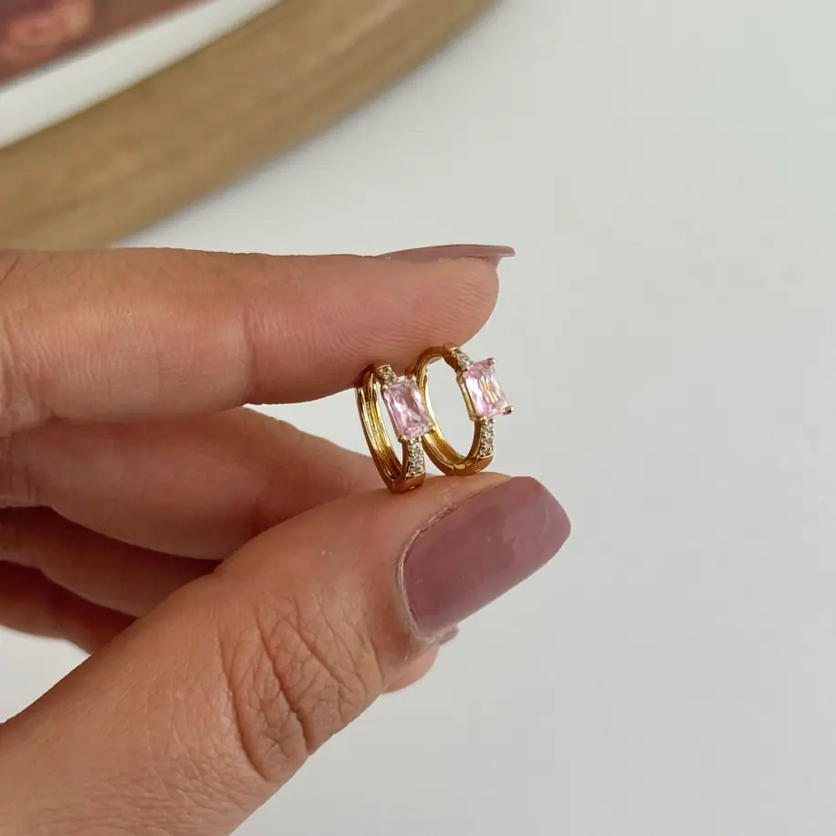 14K Xuping Seri Minimal Pembe Taşlı Küpe