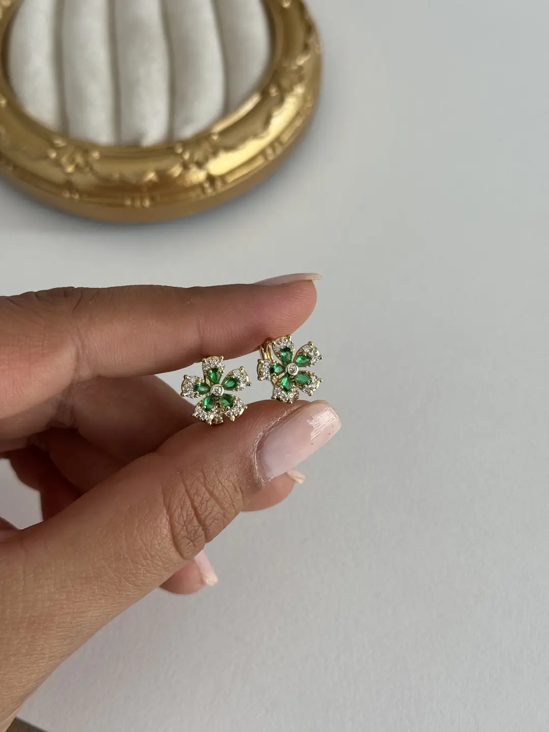 14K Xuping Seri Yeşil Çiçek Küpe