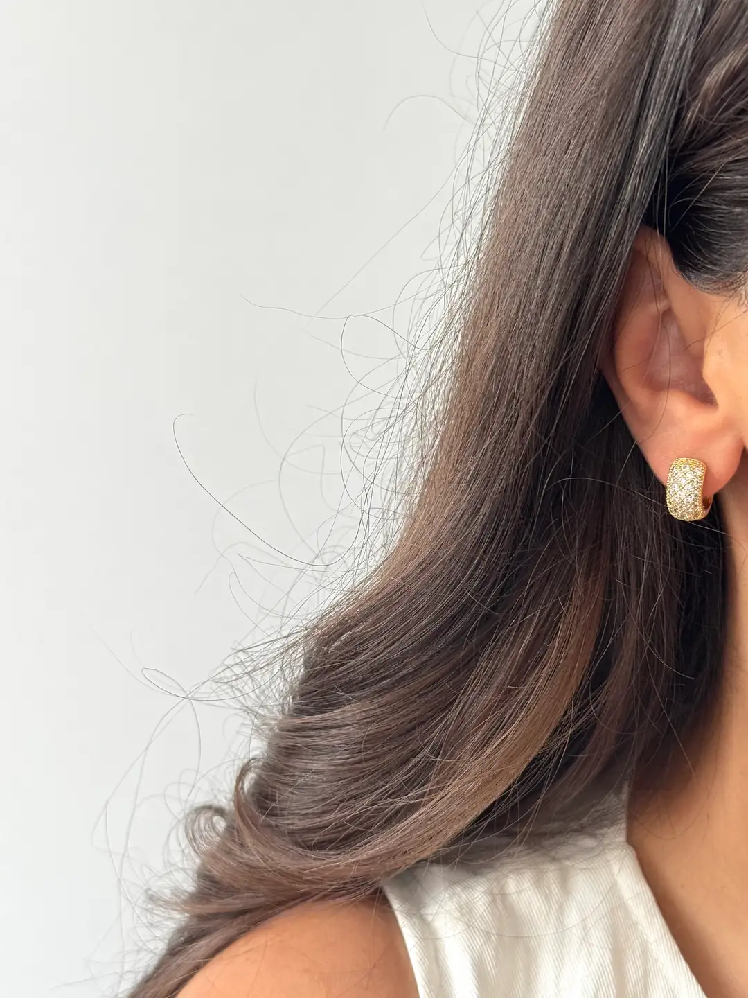 14k xuping seri minimal gömme taşlı küpe  3