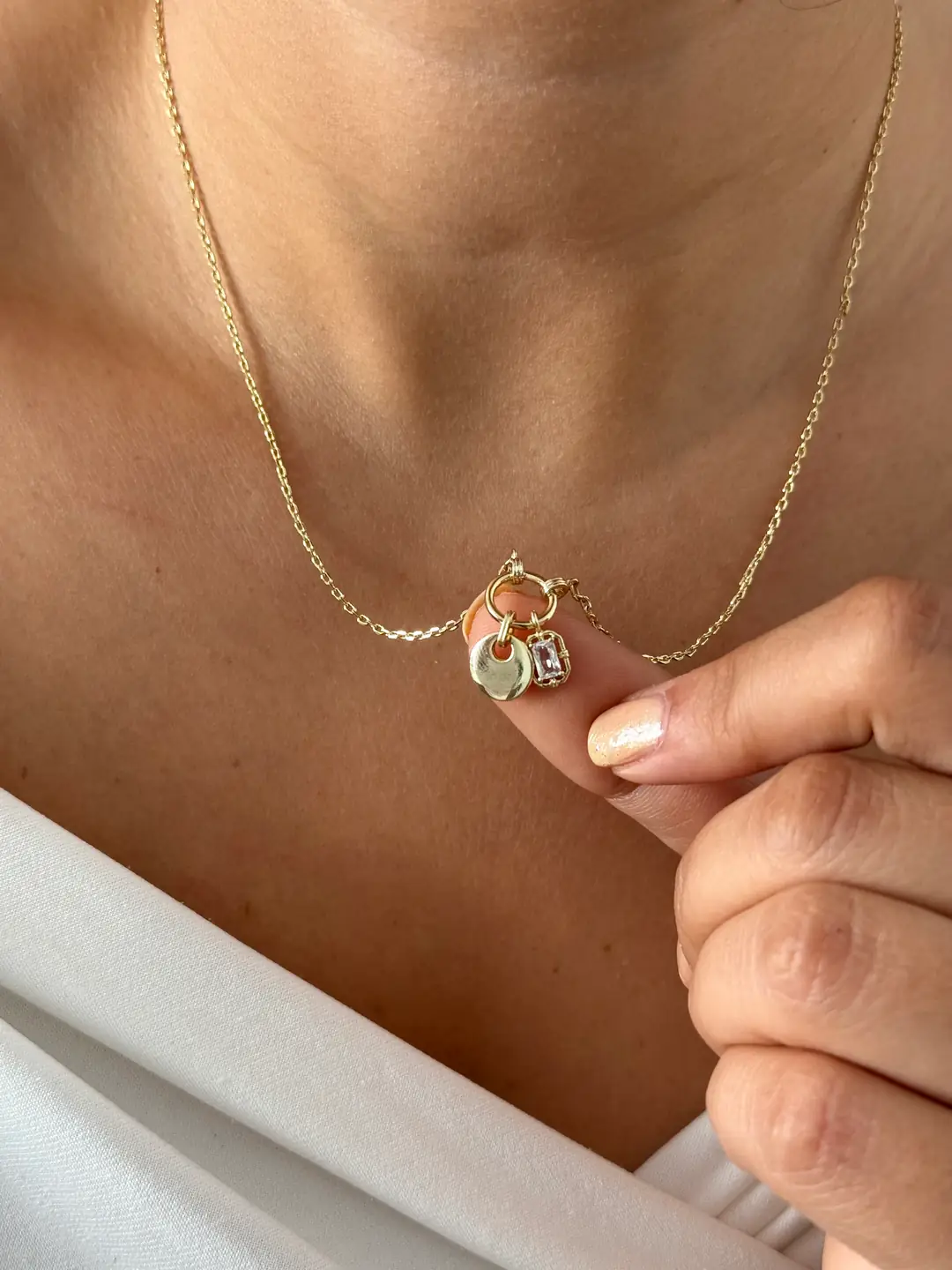 14k xuping seri minimal plaka ve baget uçlu kolye 