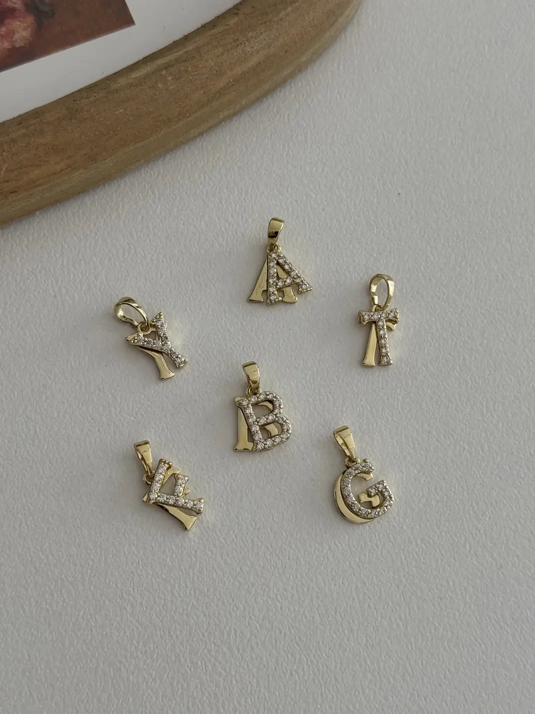 14K Xuping Seri Harf Kolye Ucu
