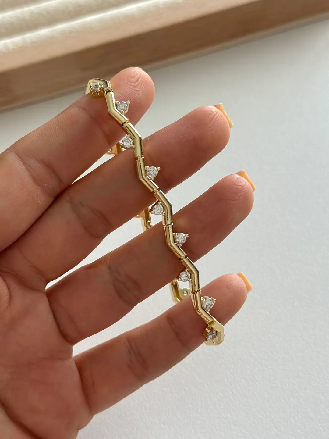 14K Altın Kaplama Taşlı Zikzak Bileklik