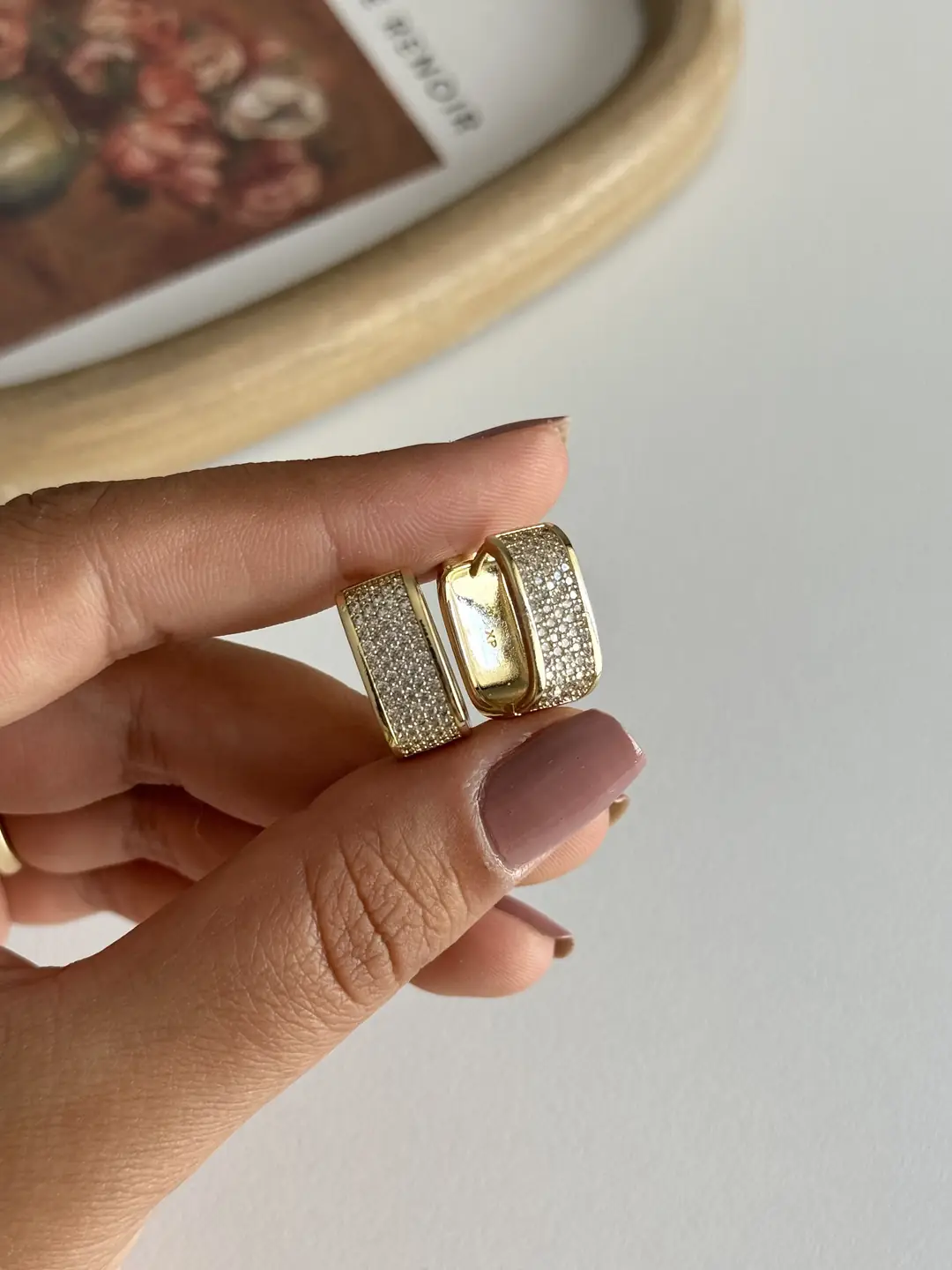 14K Xuping Seri Gömme Taş İşlemeli Kare Küpe