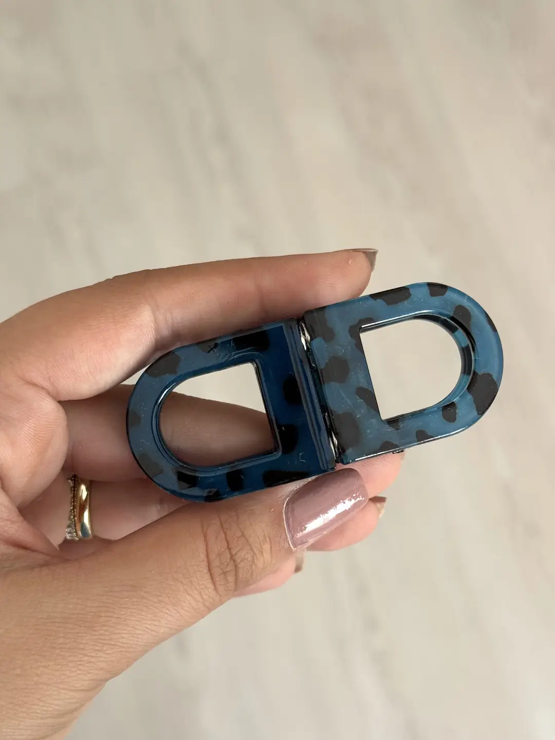 Oval Magnet Lock Toka Lacivert