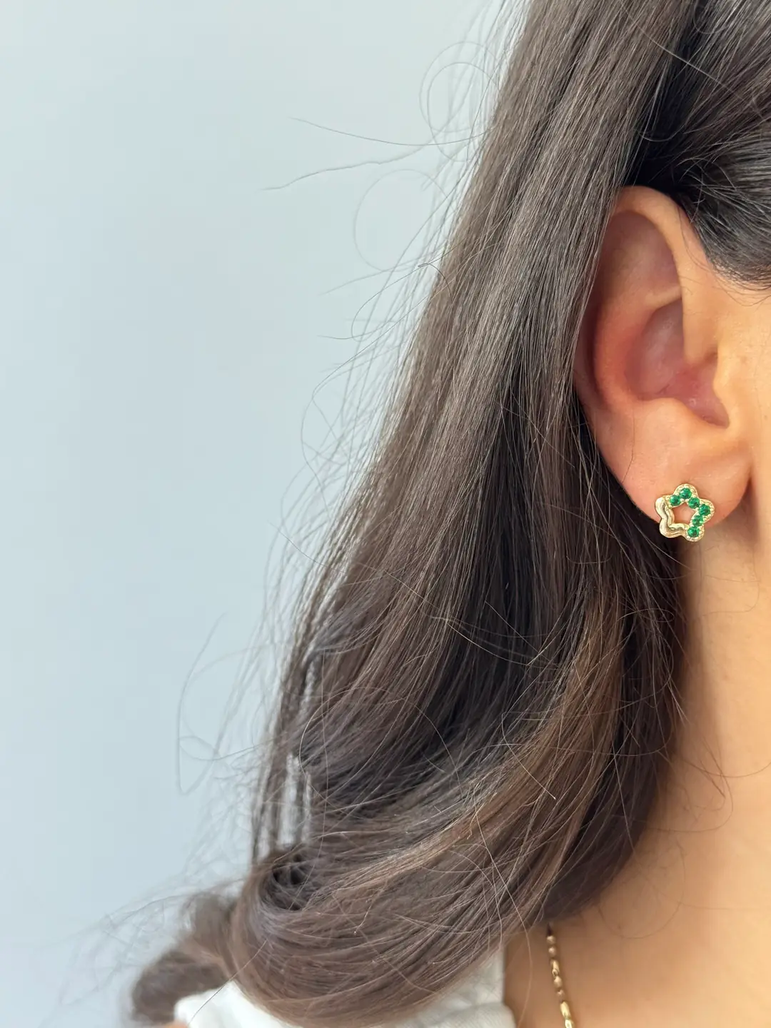 14k xuping seri minimam yeşil taşlı yıldız küpe 