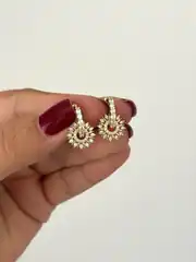 14k xuping seri charmlı taş işlemeli küpe  2