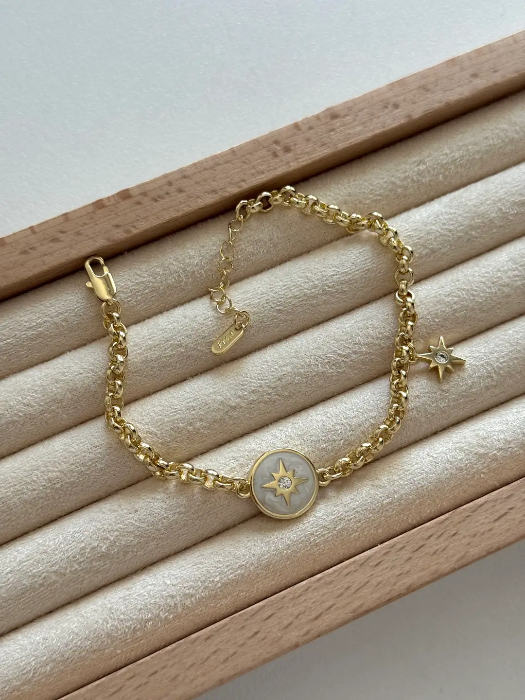 14K Altın Kaplama Kuyumcu Model Charmlı Bileklik