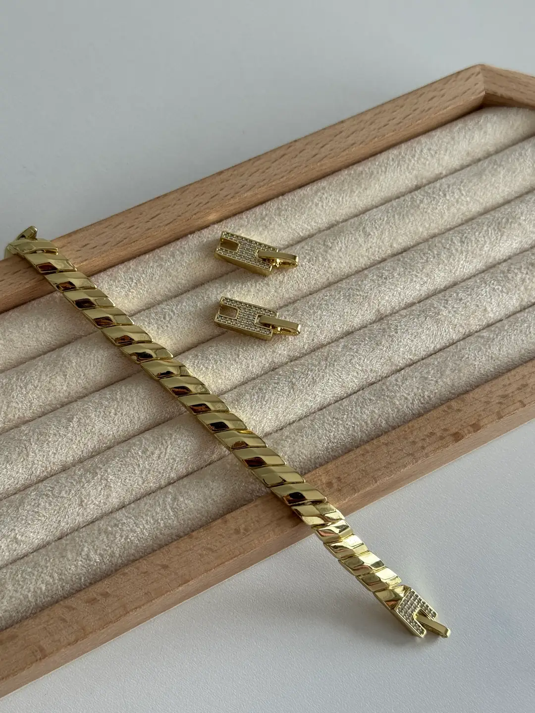 14K Xuping Seri Tasarım Kilit Bileklik