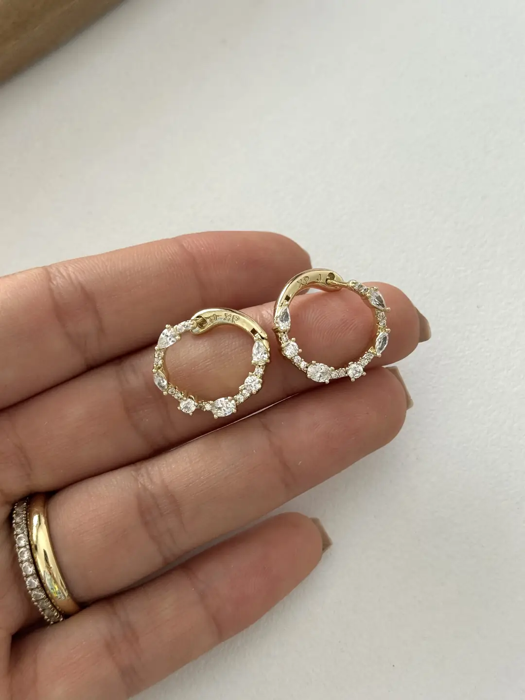 14K Xuping Seri Taşlı Tasarım Küpe