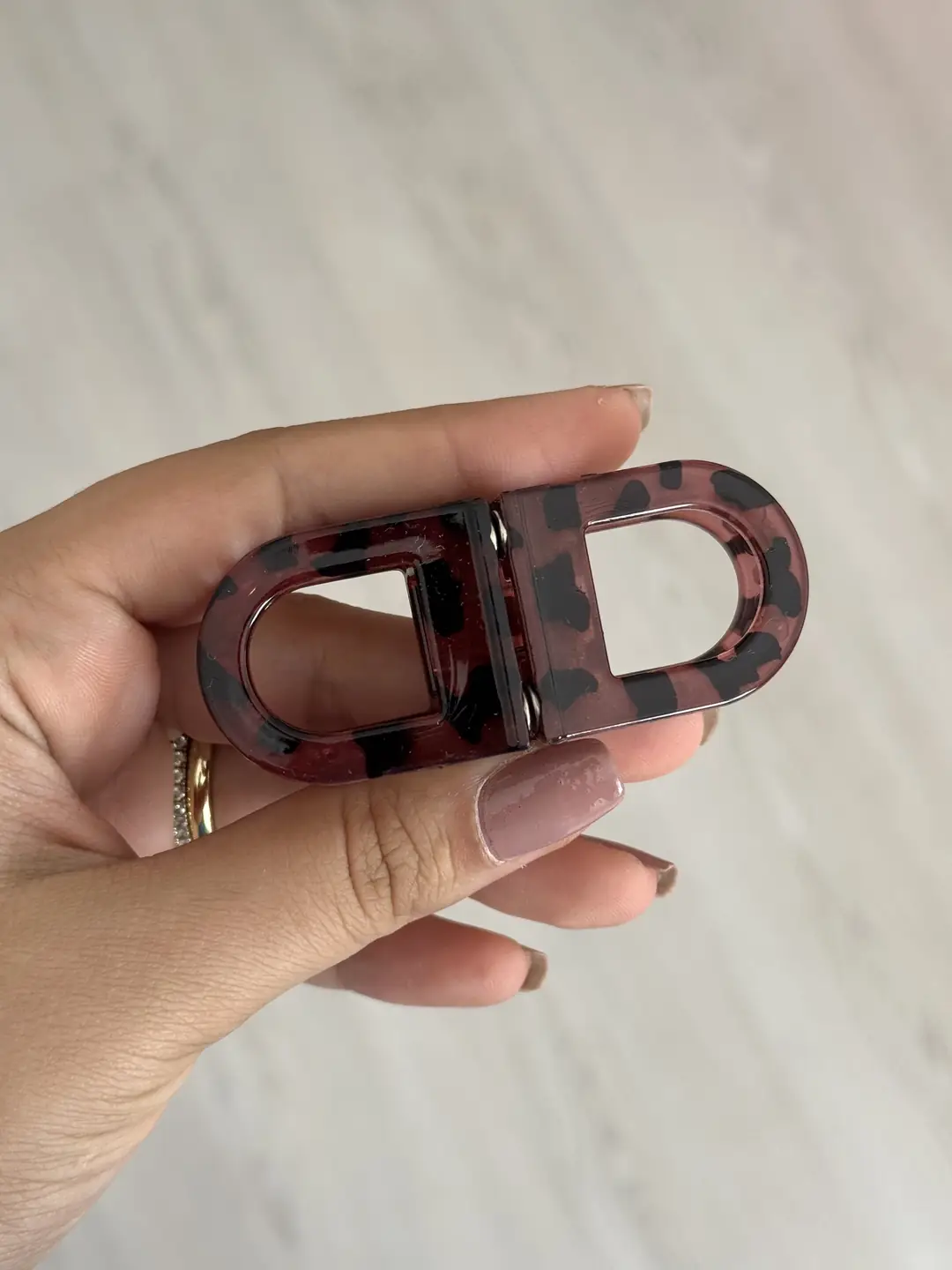Oval Magnet Lock Toka Bordo