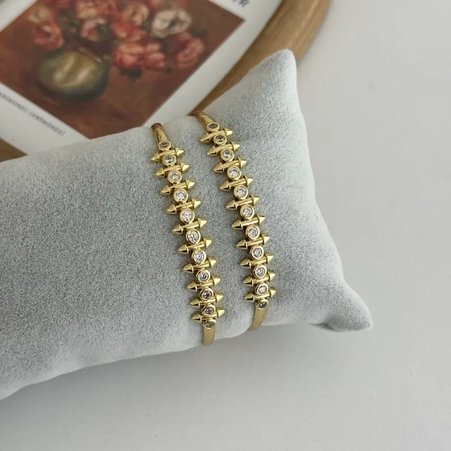 14K Xuping Seri Kelepçe Bileklik 60 Mm